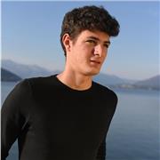 Studente universitario di Economia e gestione aziendale presso l’università Cattolica. Ho frequentato il liceo scientifico all’Hensemberger a Monza